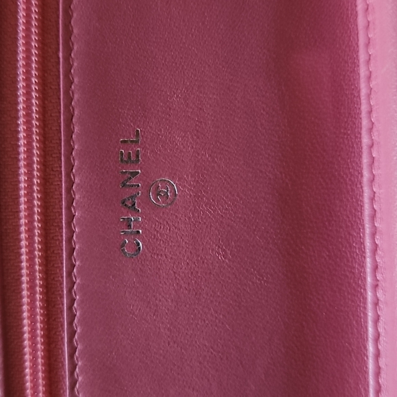 Chanel Wallet on a Chain - Picture 5 of 7